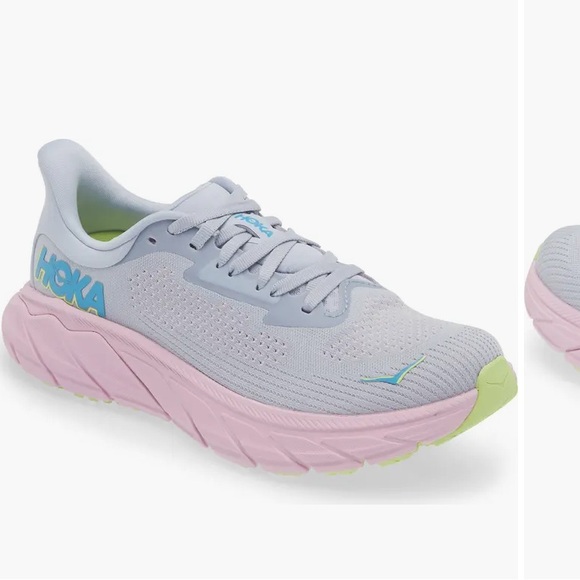 Hoka Women's arahi Pastel Pink Athletic Shoes size